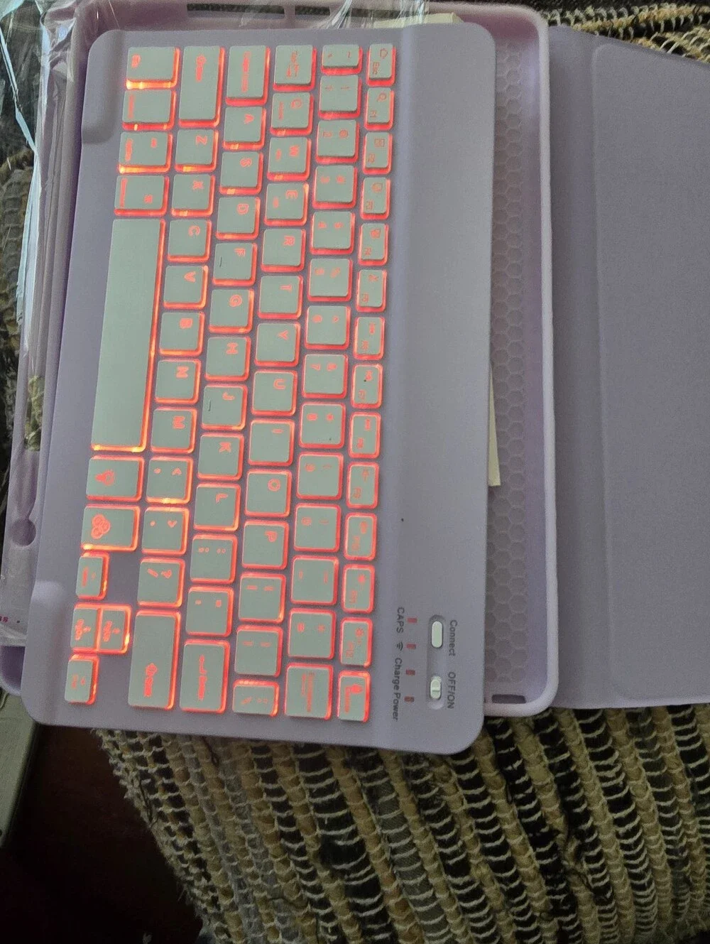 Slim Wireless Bluetooth Keyboard in Light Lavender For Ipad And Android